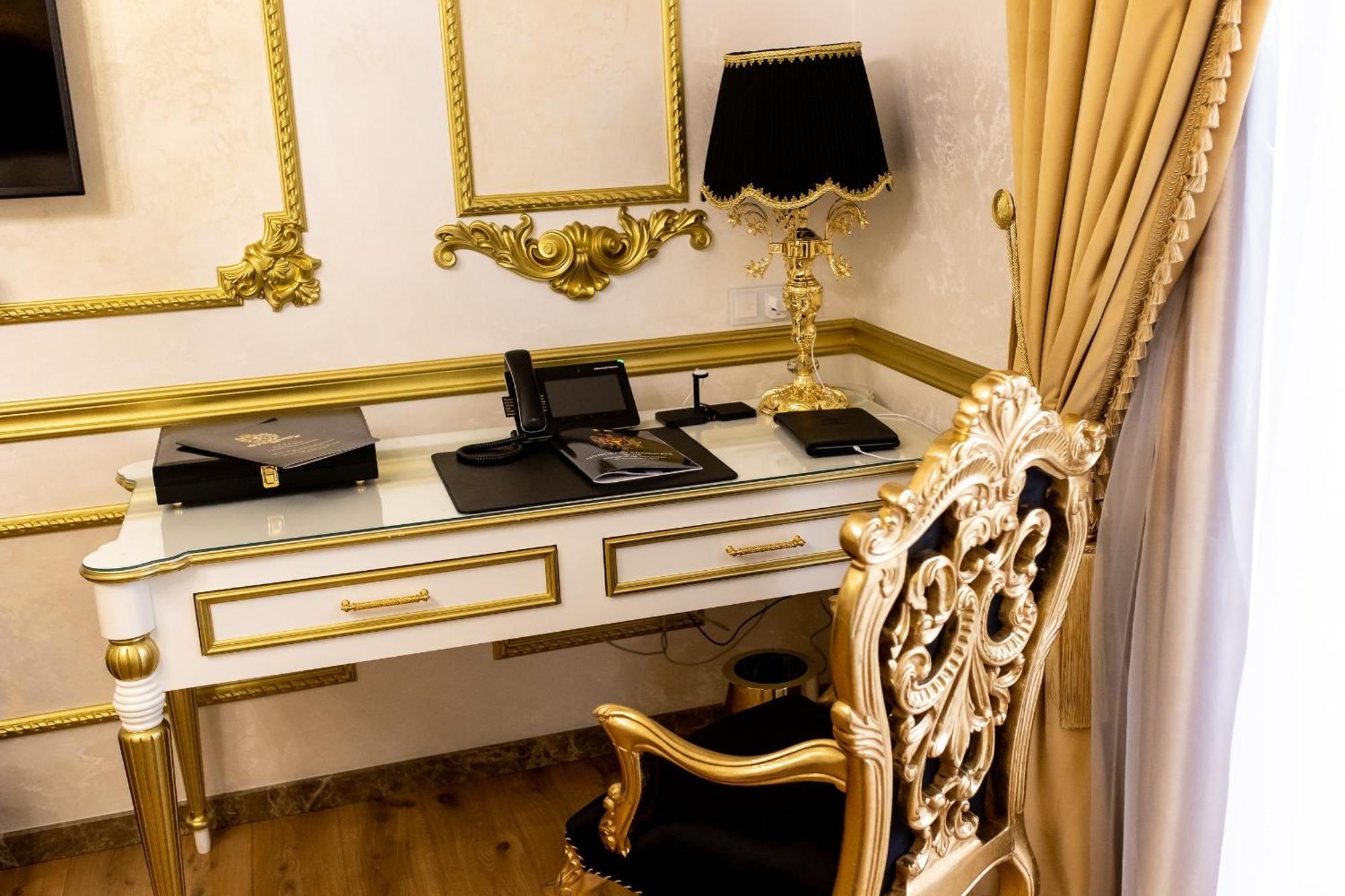 Royal Palace Luxury Hotel And Spa Khmelʼnytsʼkyy Chambre photo