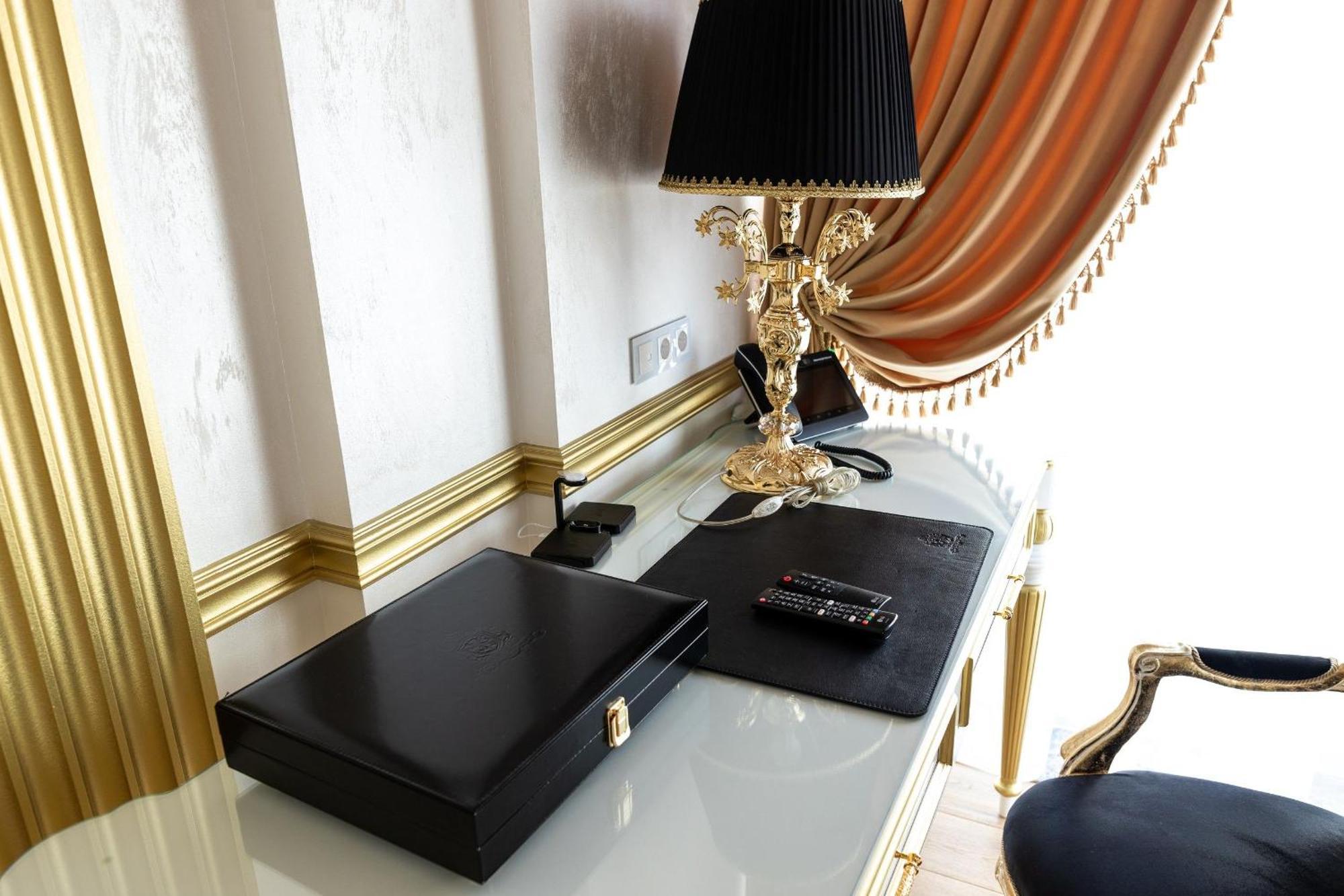 Royal Palace Luxury Hotel And Spa Khmelʼnytsʼkyy Chambre photo