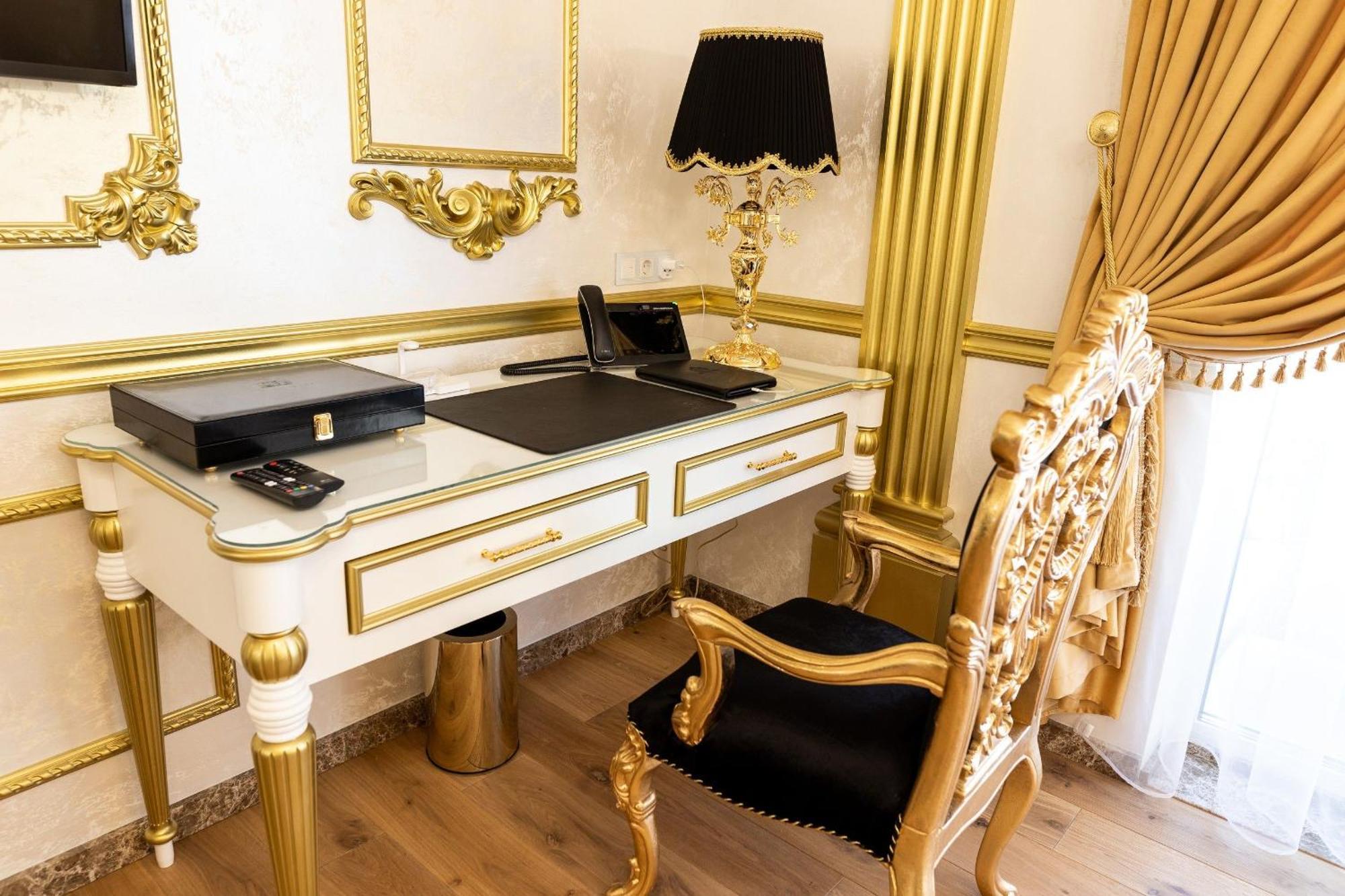 Royal Palace Luxury Hotel And Spa Khmelʼnytsʼkyy Chambre photo