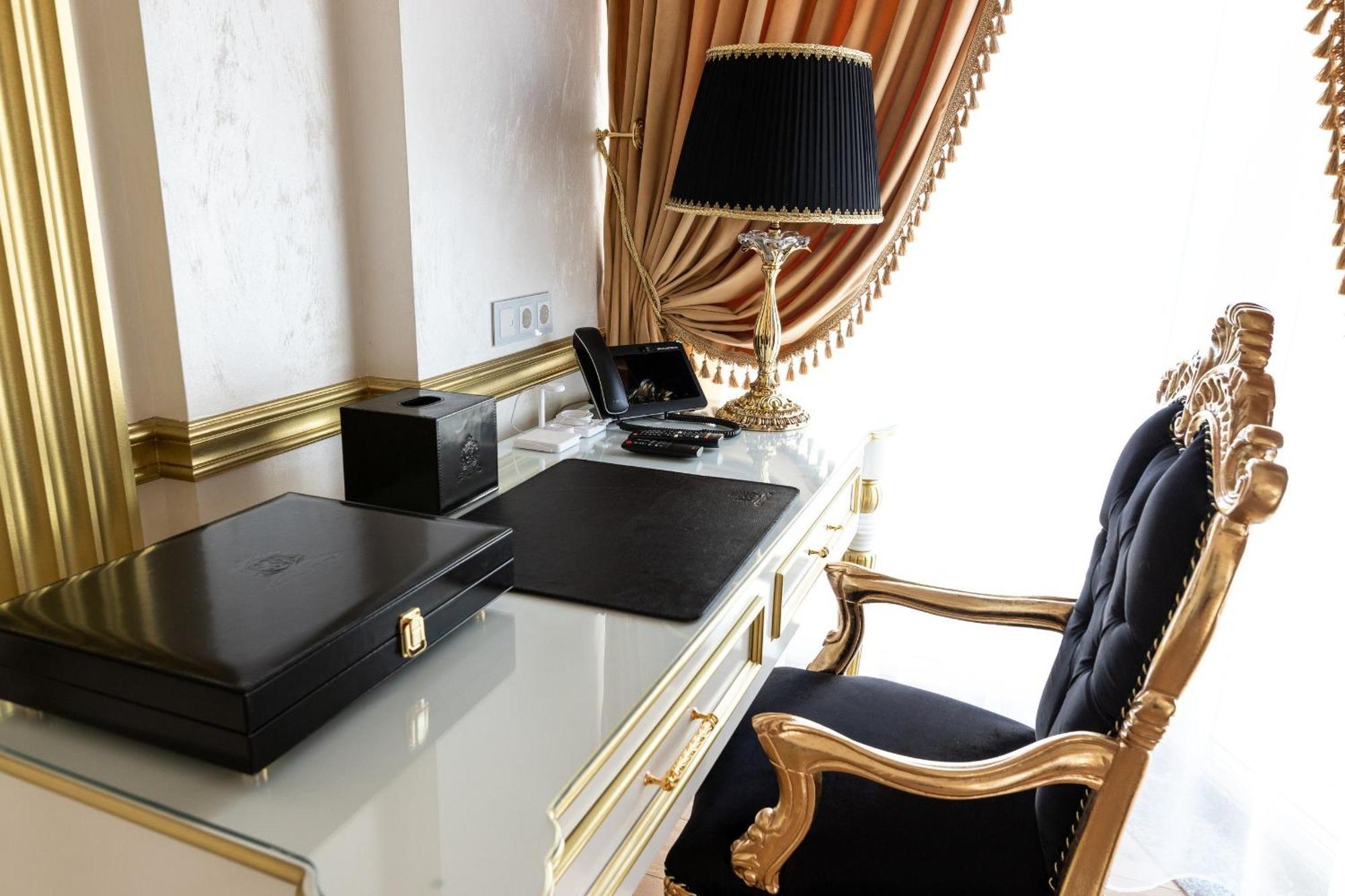 Royal Palace Luxury Hotel And Spa Khmelʼnytsʼkyy Chambre photo